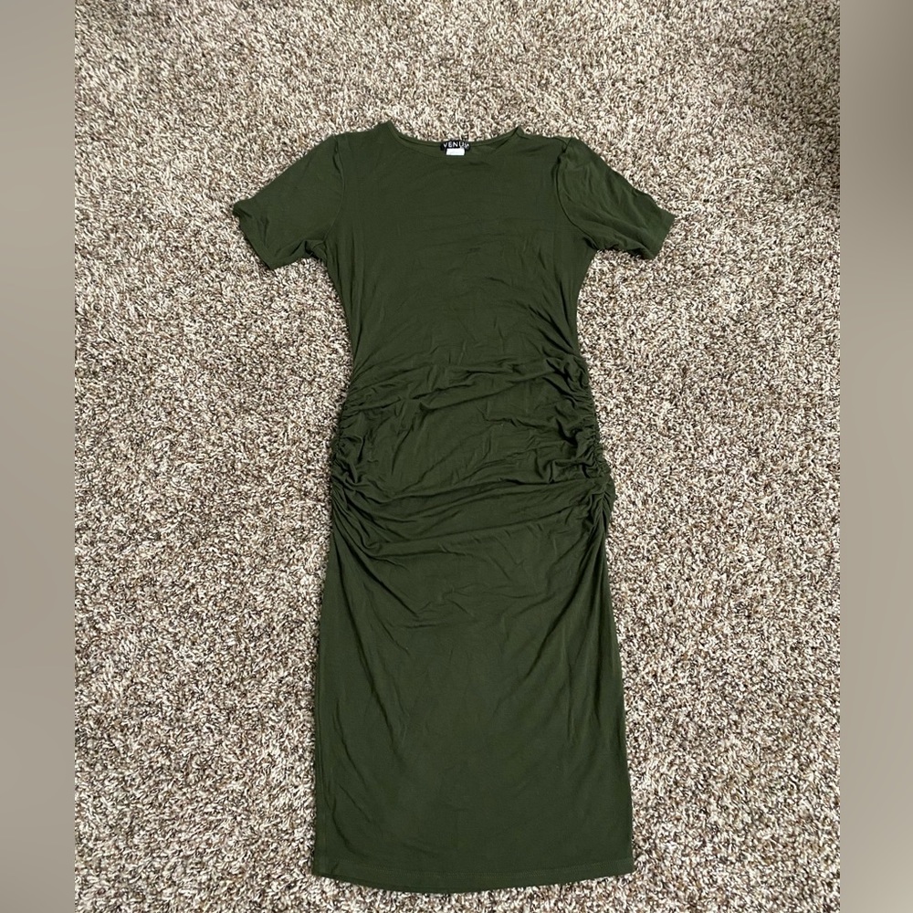 Long green body on dress